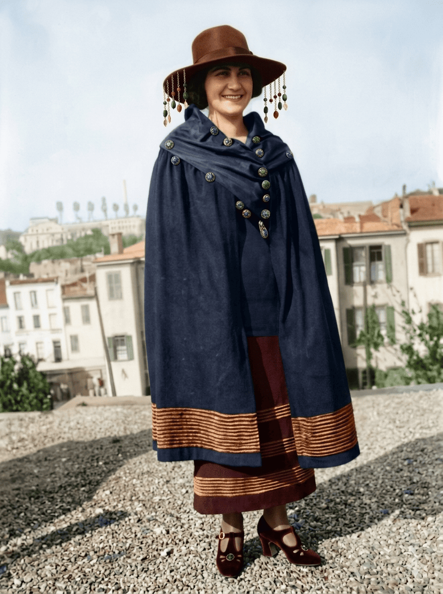The Art Deco Cape